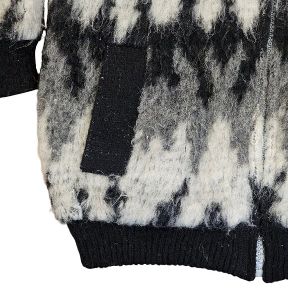Vintage Spelana Womens Coat Scandinavian Fuzzy WOOL Size‎ M Chevron Black White - Picture 9 of 13